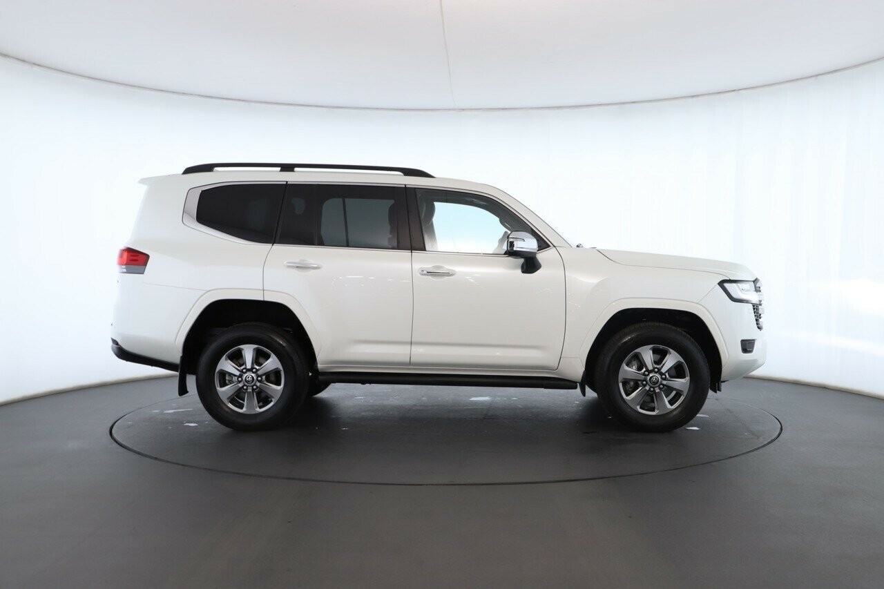 Toyota Landcruiser image 3