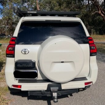Toyota Landcruiser Prado image 4