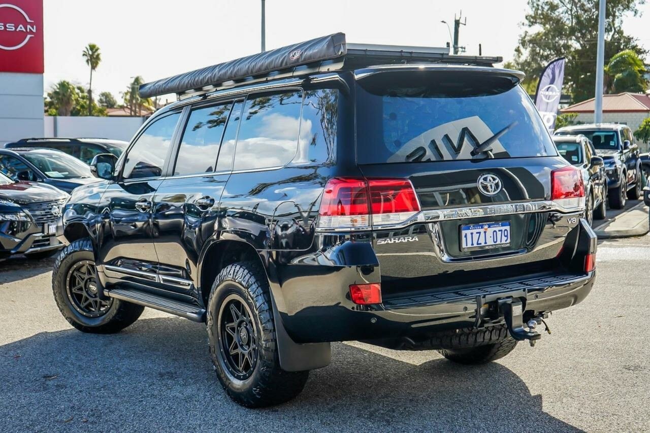 Toyota Landcruiser image 3