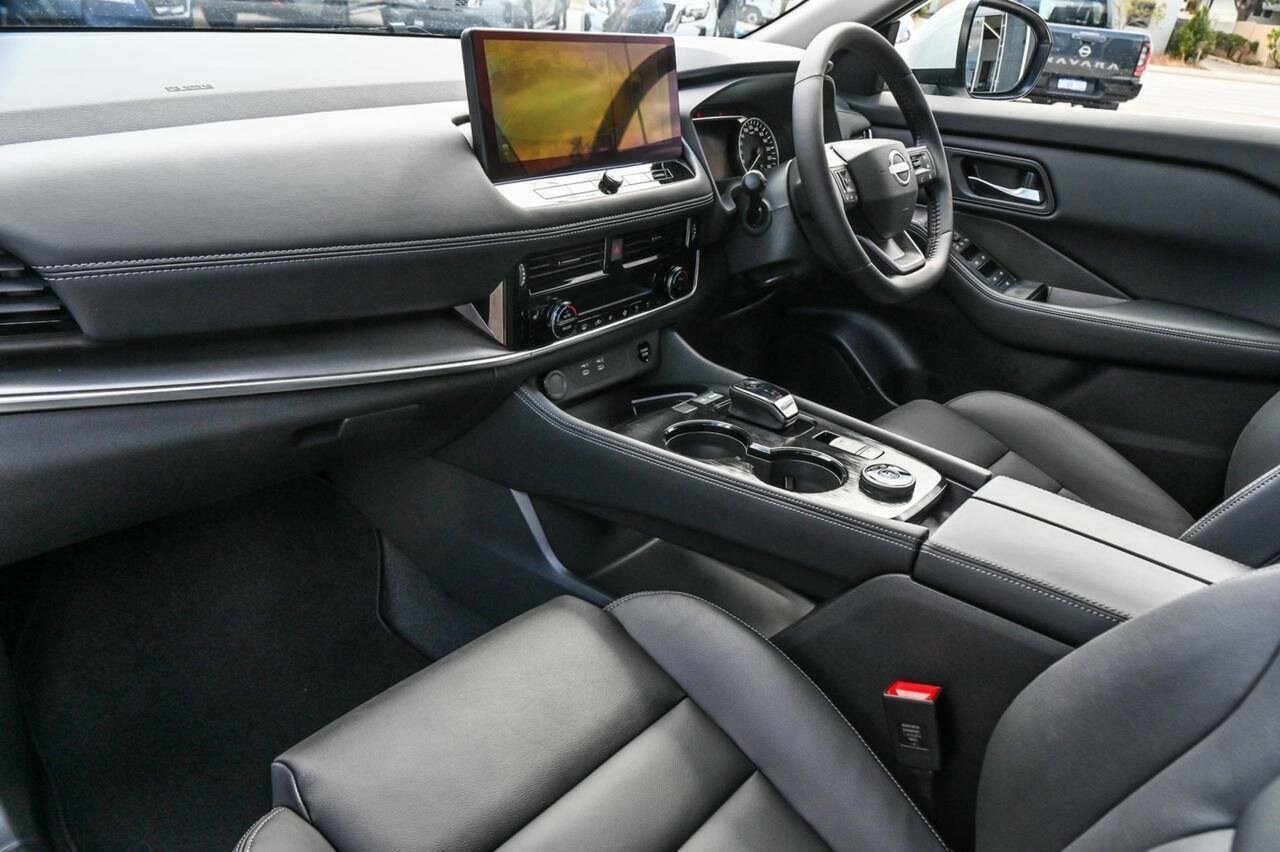 Nissan X-trail image 2