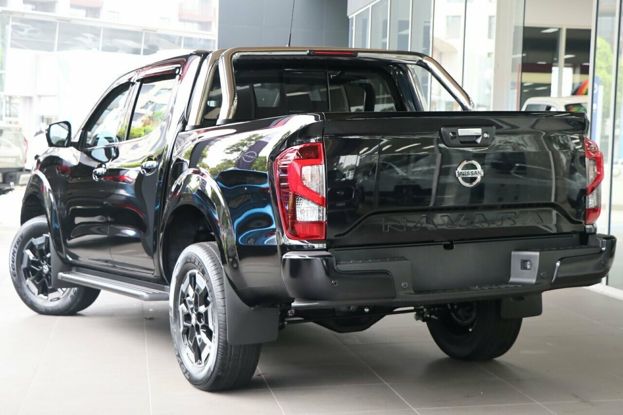 Nissan Navara image 3