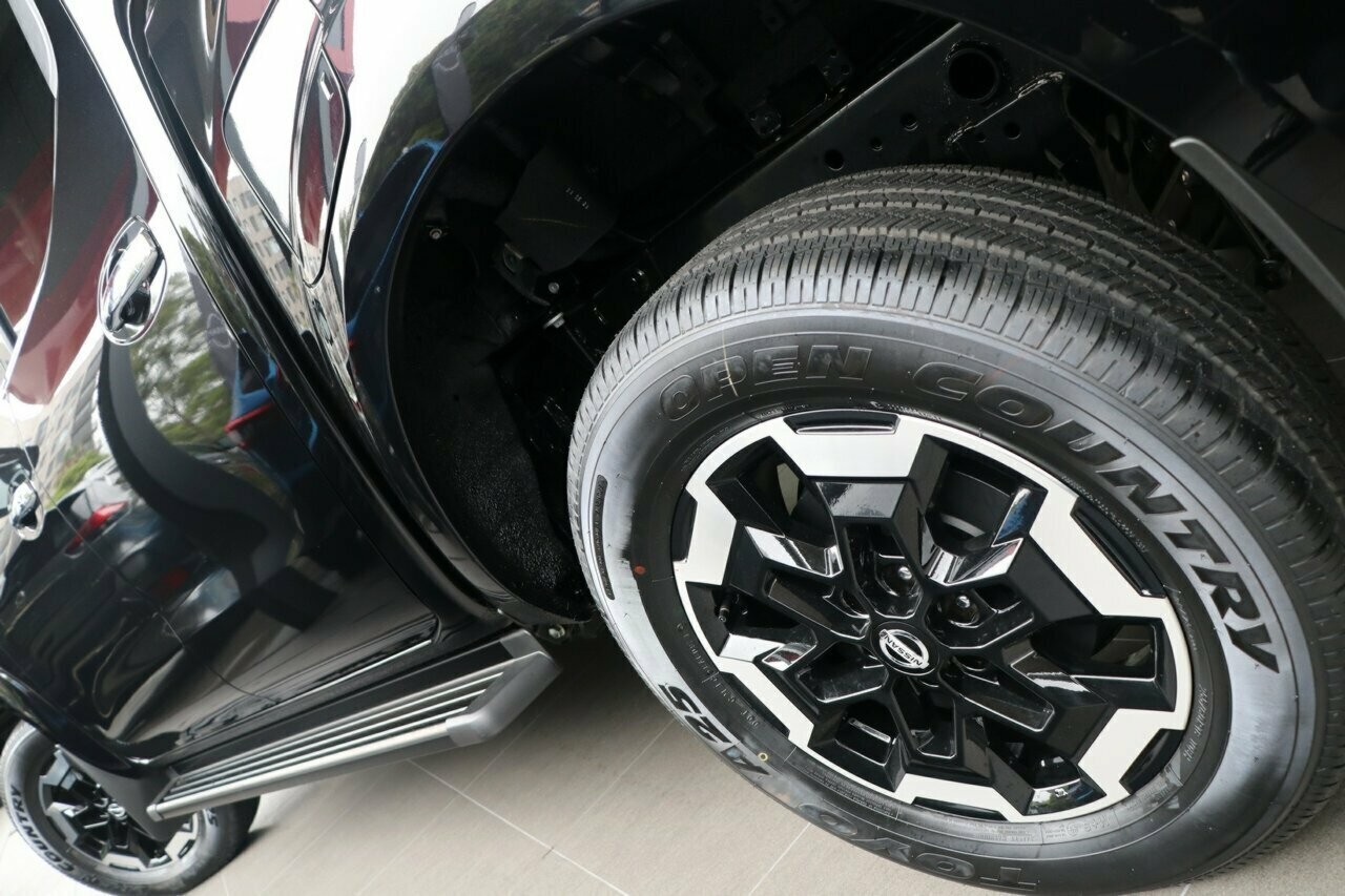 Nissan Navara image 4