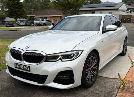 BMW 3 Series image 2