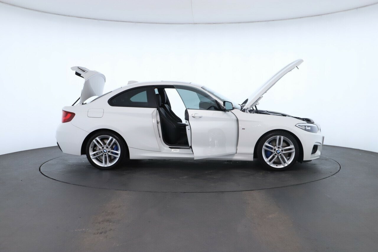 BMW 2 Series image 2