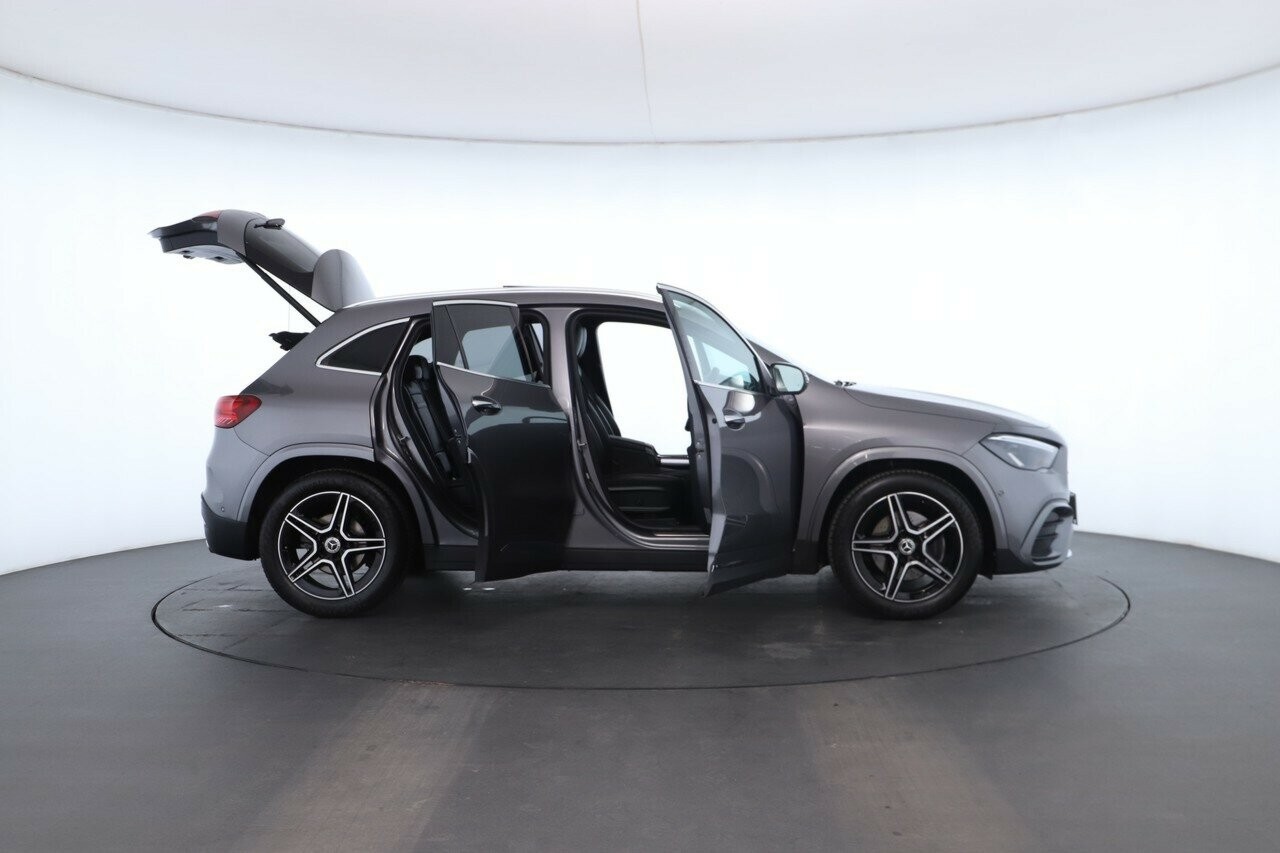 Mercedes Benz Gla-class image 2