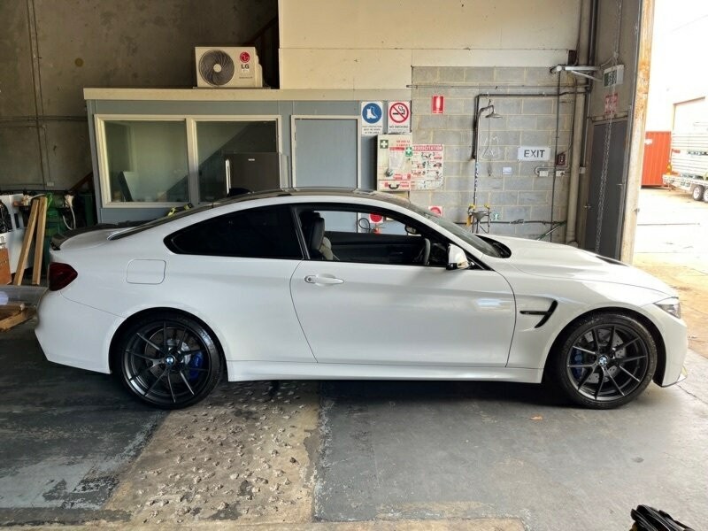 BMW M4 image 3