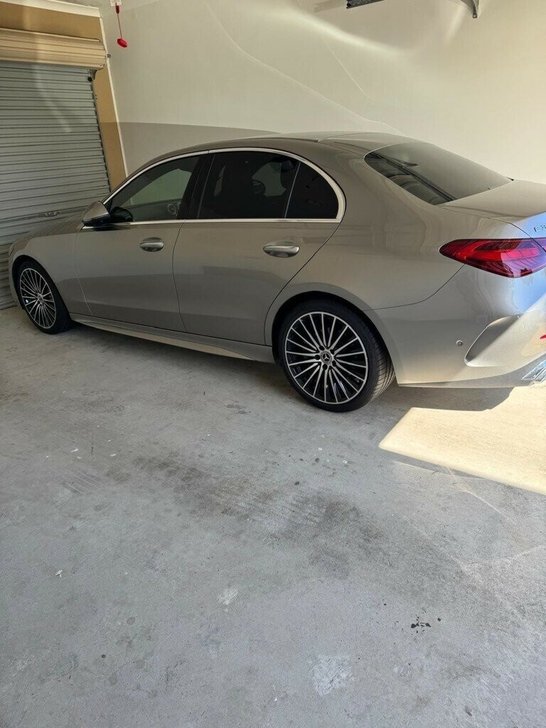 Mercedes Benz C-class image 4