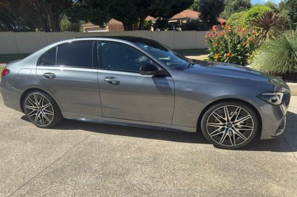 Mercedes Benz C-class image 2