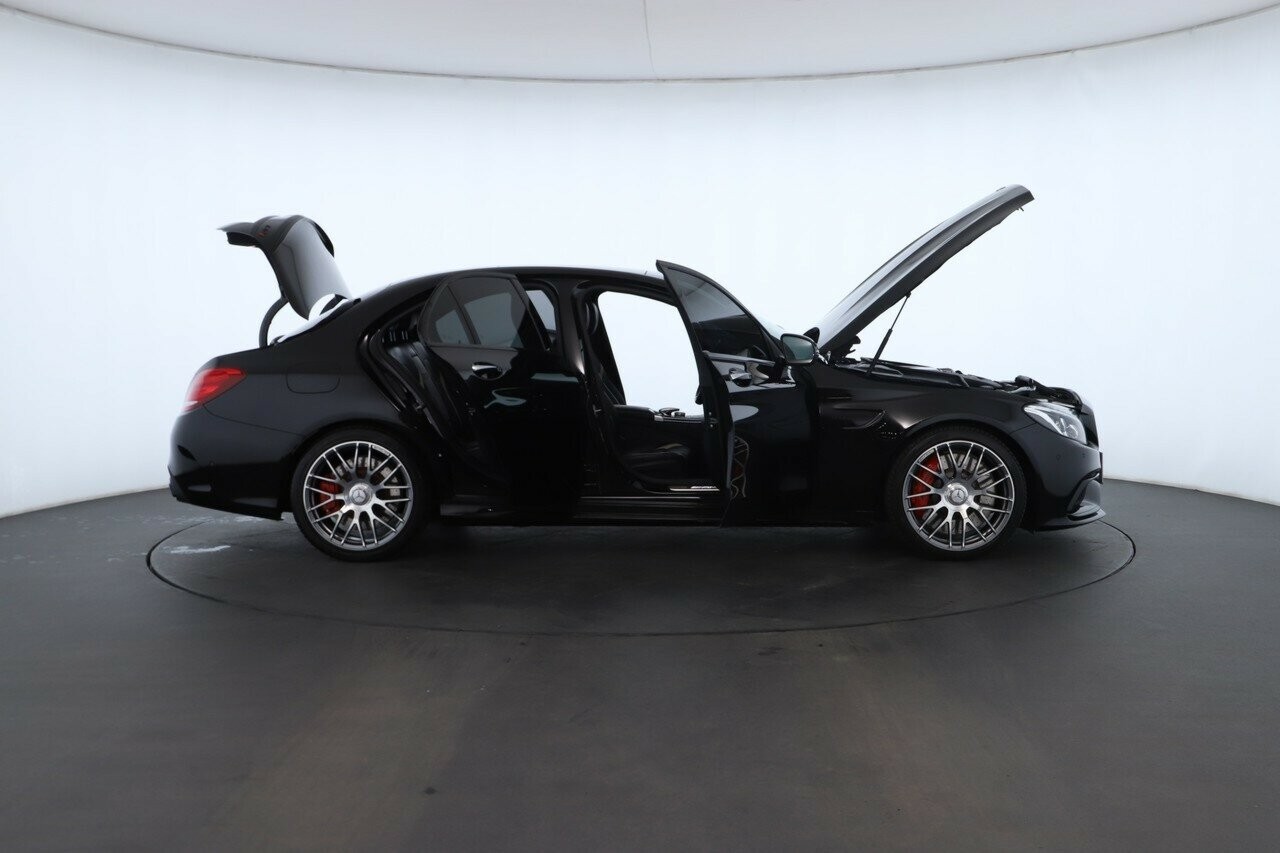 Mercedes Benz C-class image 2