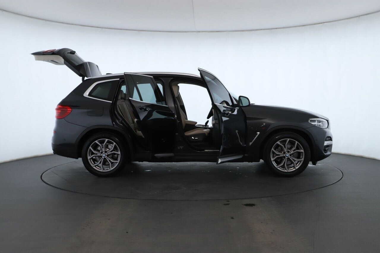 BMW X3 image 2