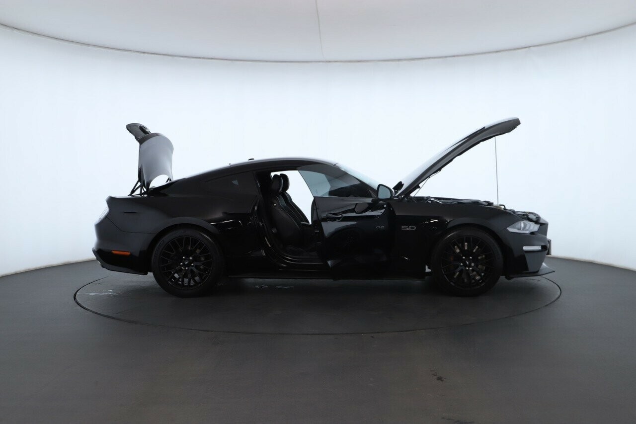 Ford Mustang image 2