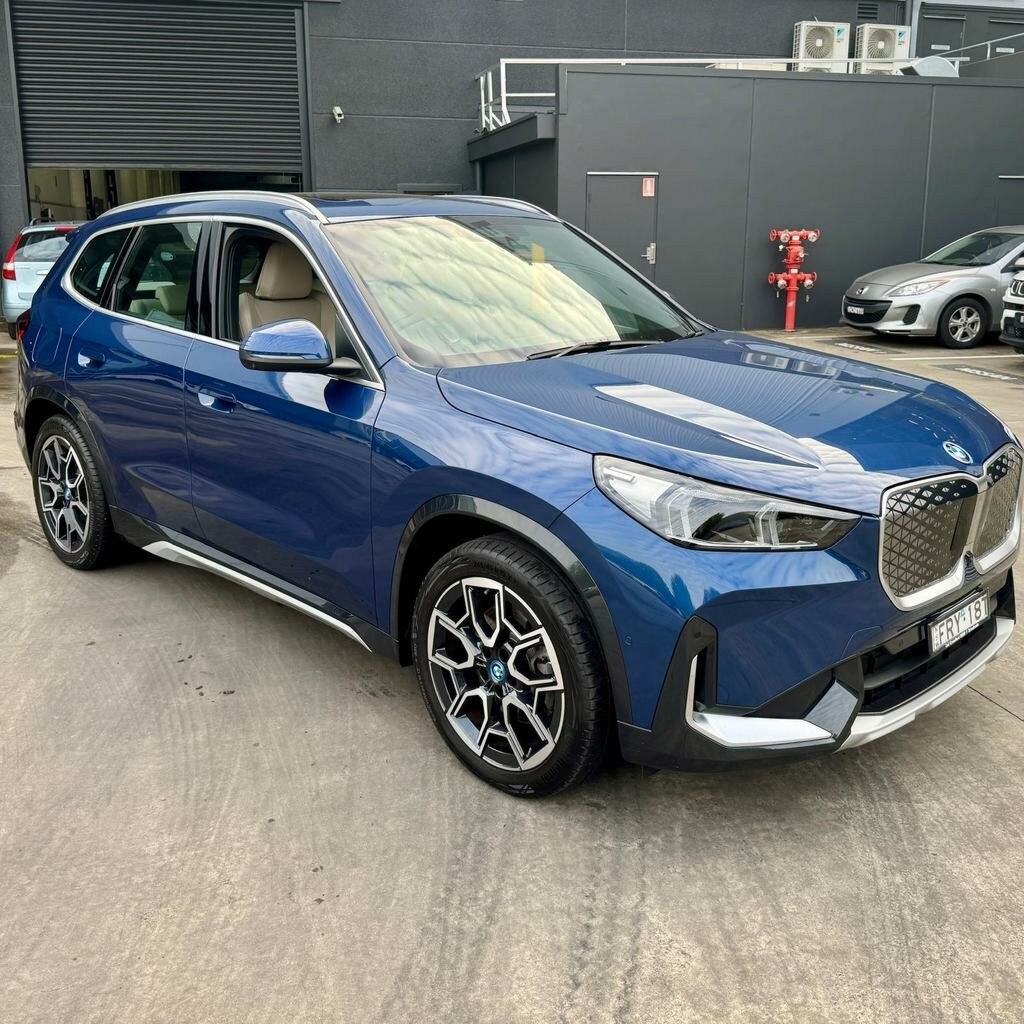 BMW Ix1 image 1
