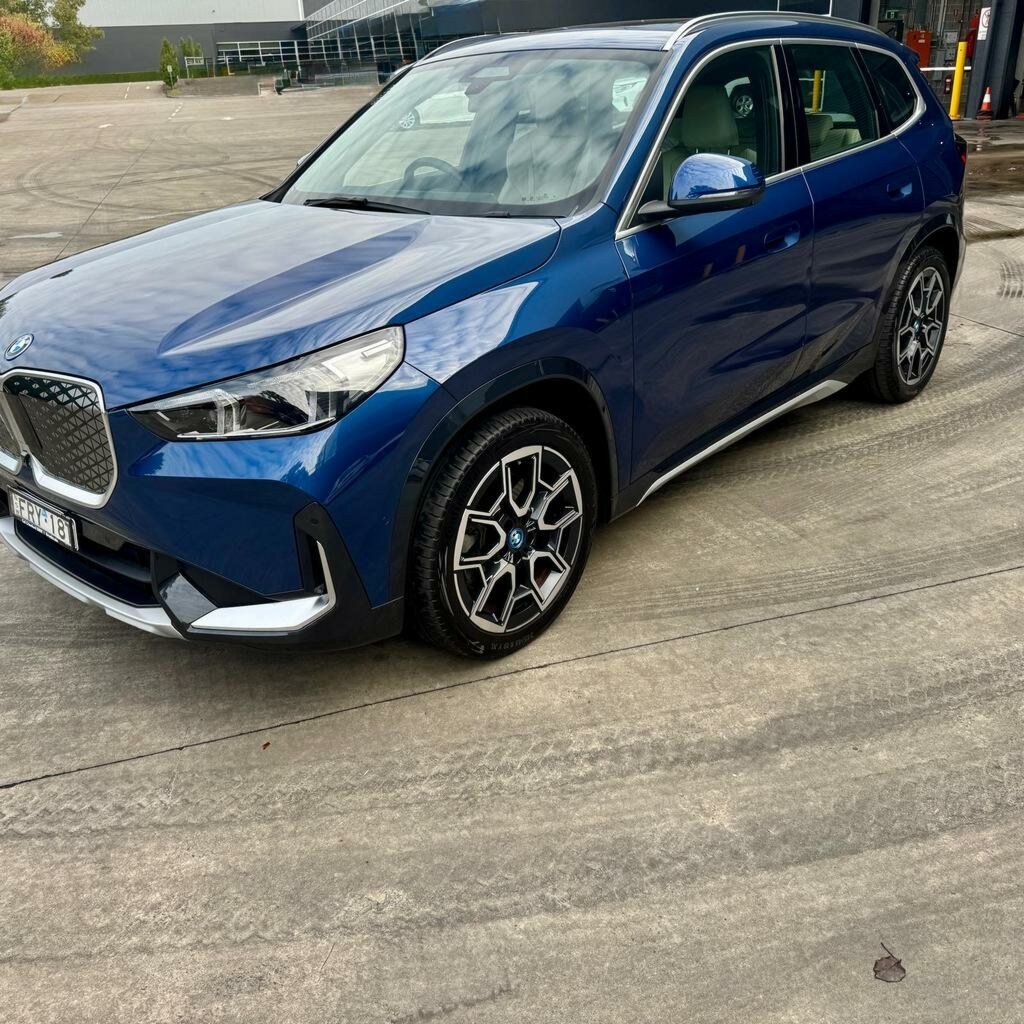 BMW Ix1 image 2