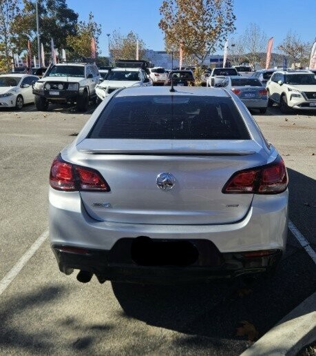 Holden Commodore image 2