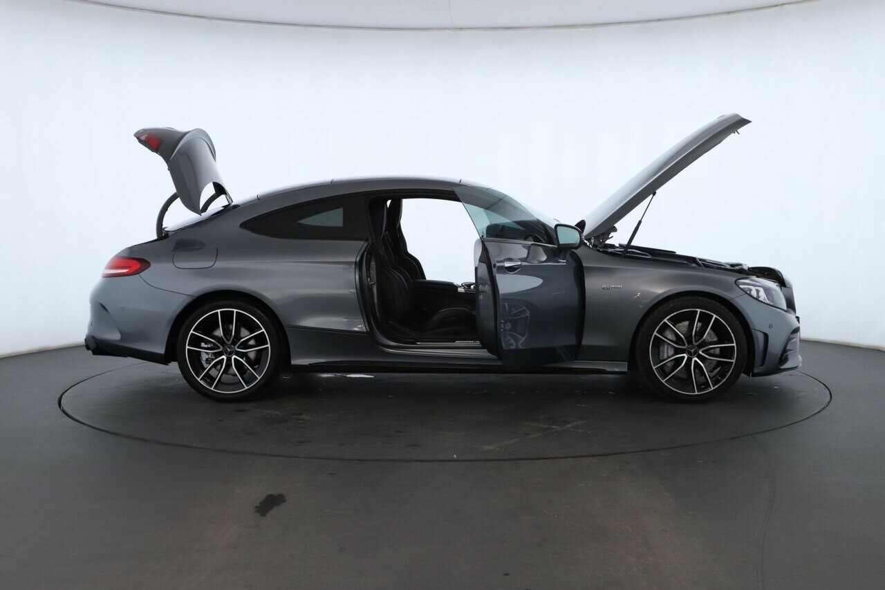 Mercedes Benz C-class image 2