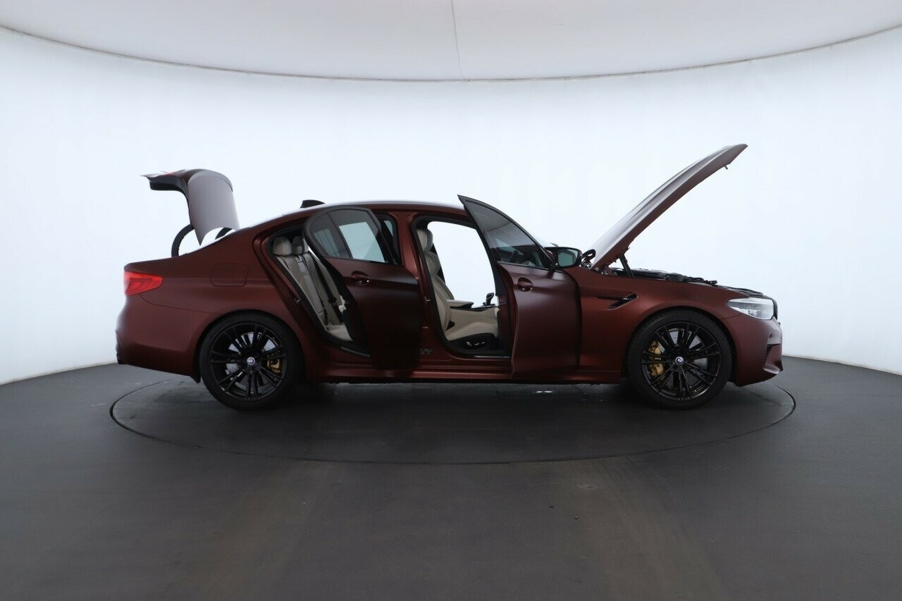 BMW M5 image 2