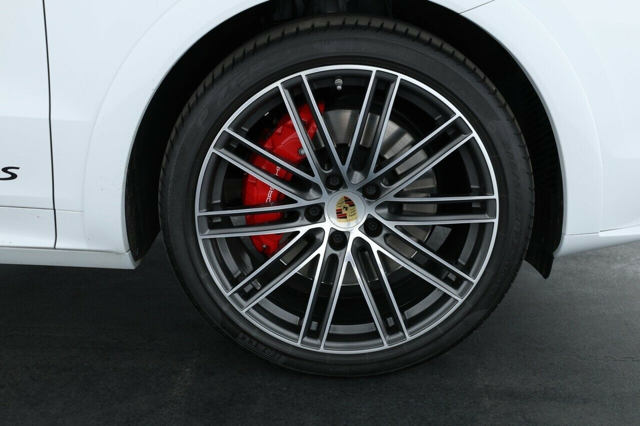 Porsche Cayenne image 4