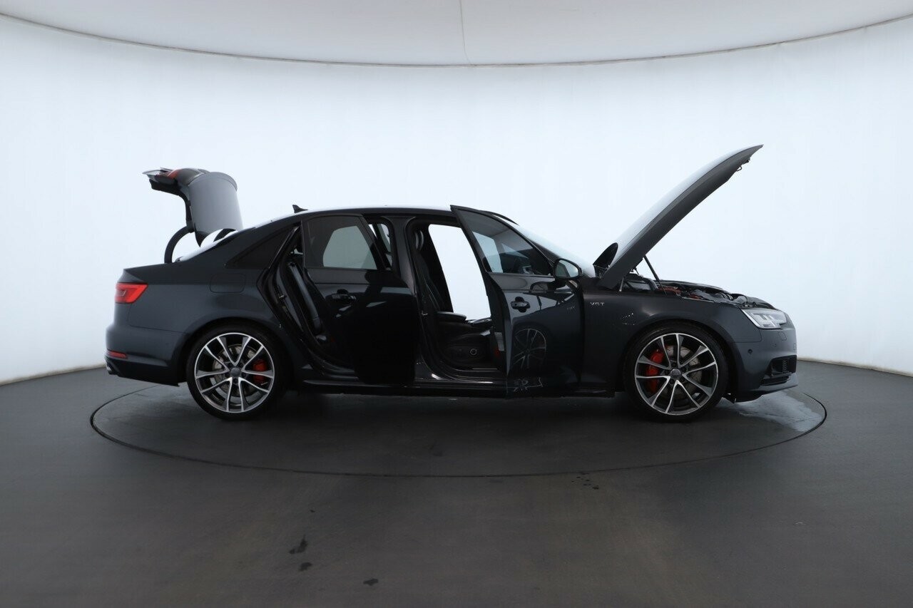 Audi S4 image 2