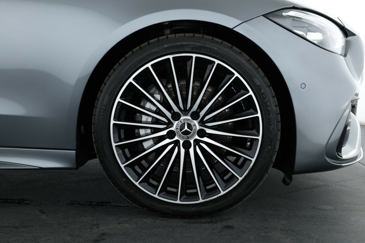 Mercedes Benz C-class image 4