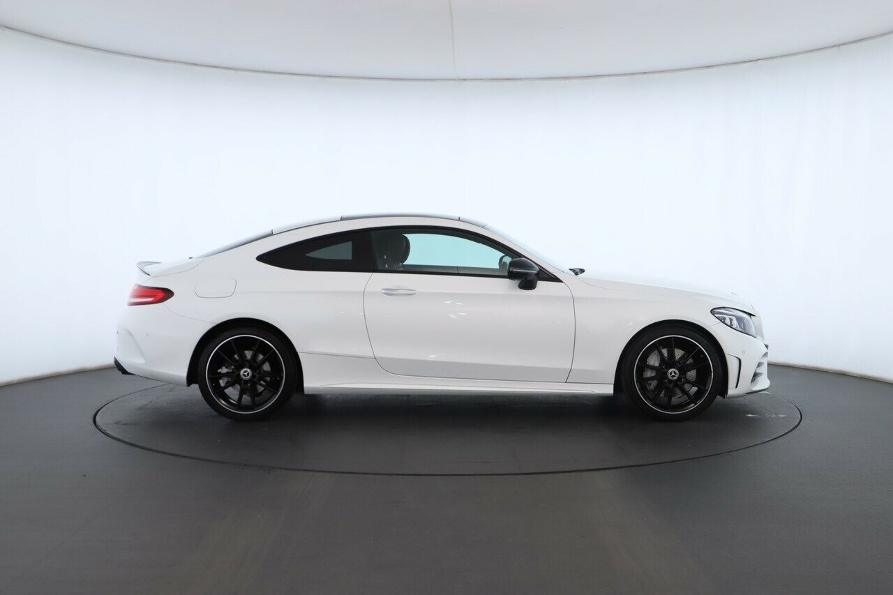 Mercedes Benz C-class image 3