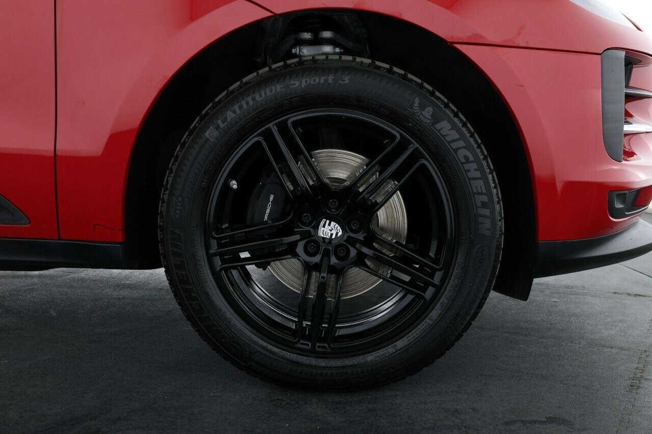 Porsche Macan image 4