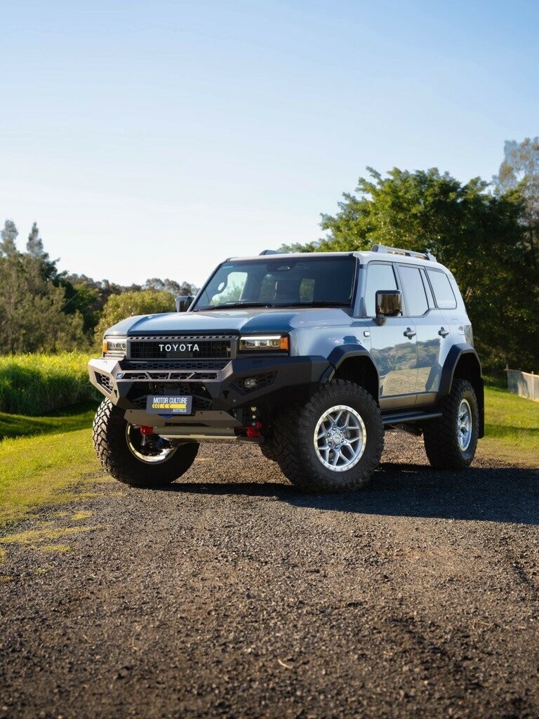 Toyota Landcruiser Prado image 2