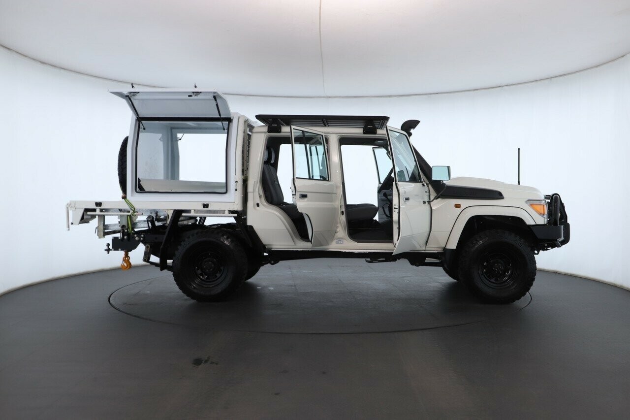 Toyota Landcruiser image 2