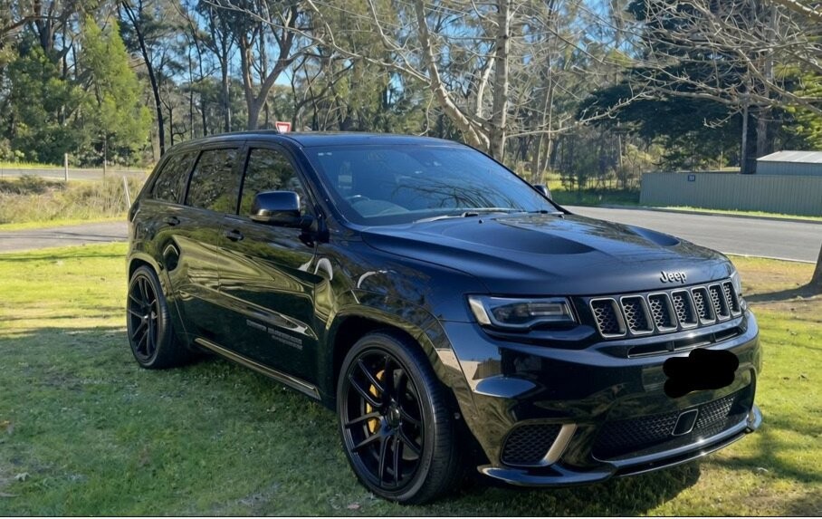 Jeep Grand Cherokee image 1