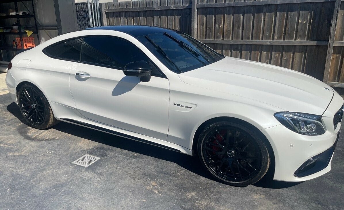 Mercedes Benz C-class image 2