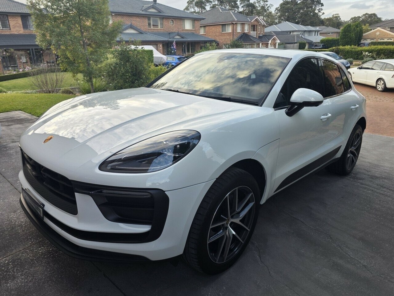 Porsche Macan image 1