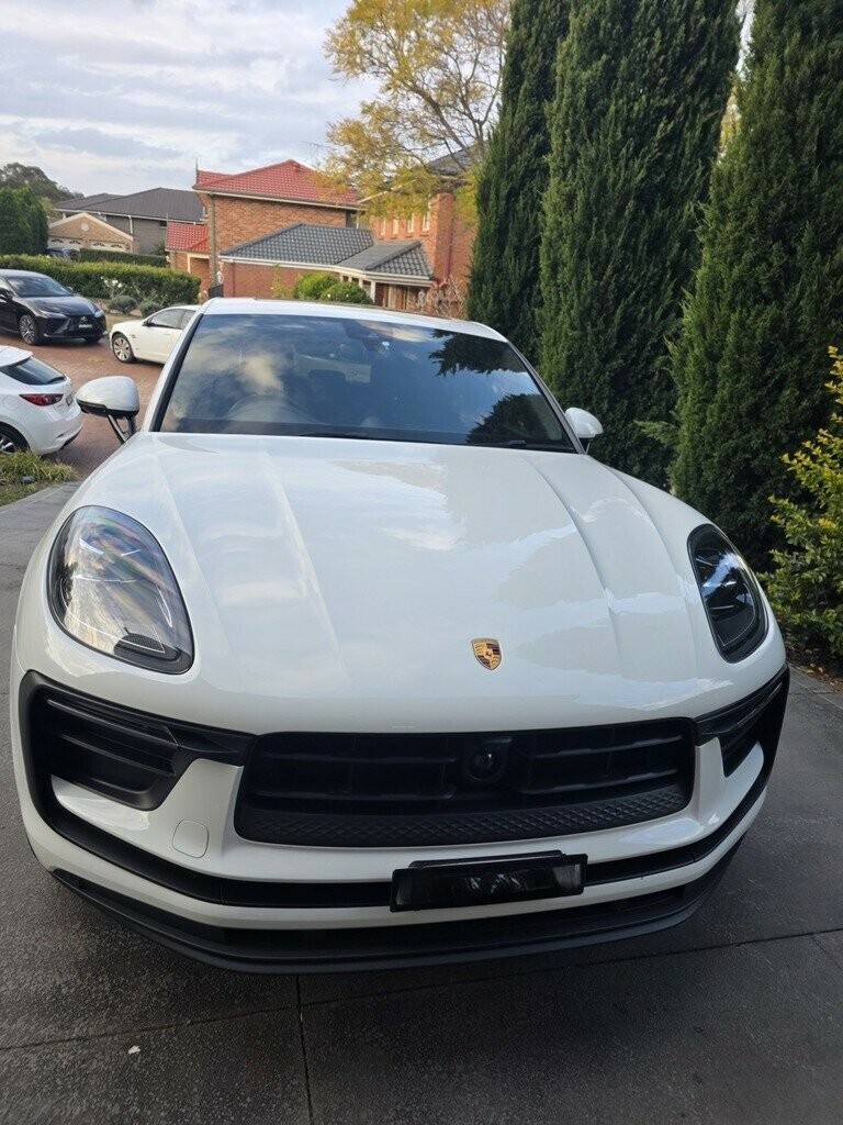 Porsche Macan image 2