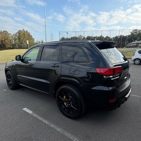 Jeep Grand Cherokee image 2