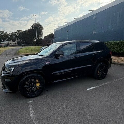 Jeep Grand Cherokee image 3