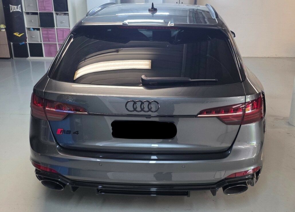 Audi Rs4 image 2
