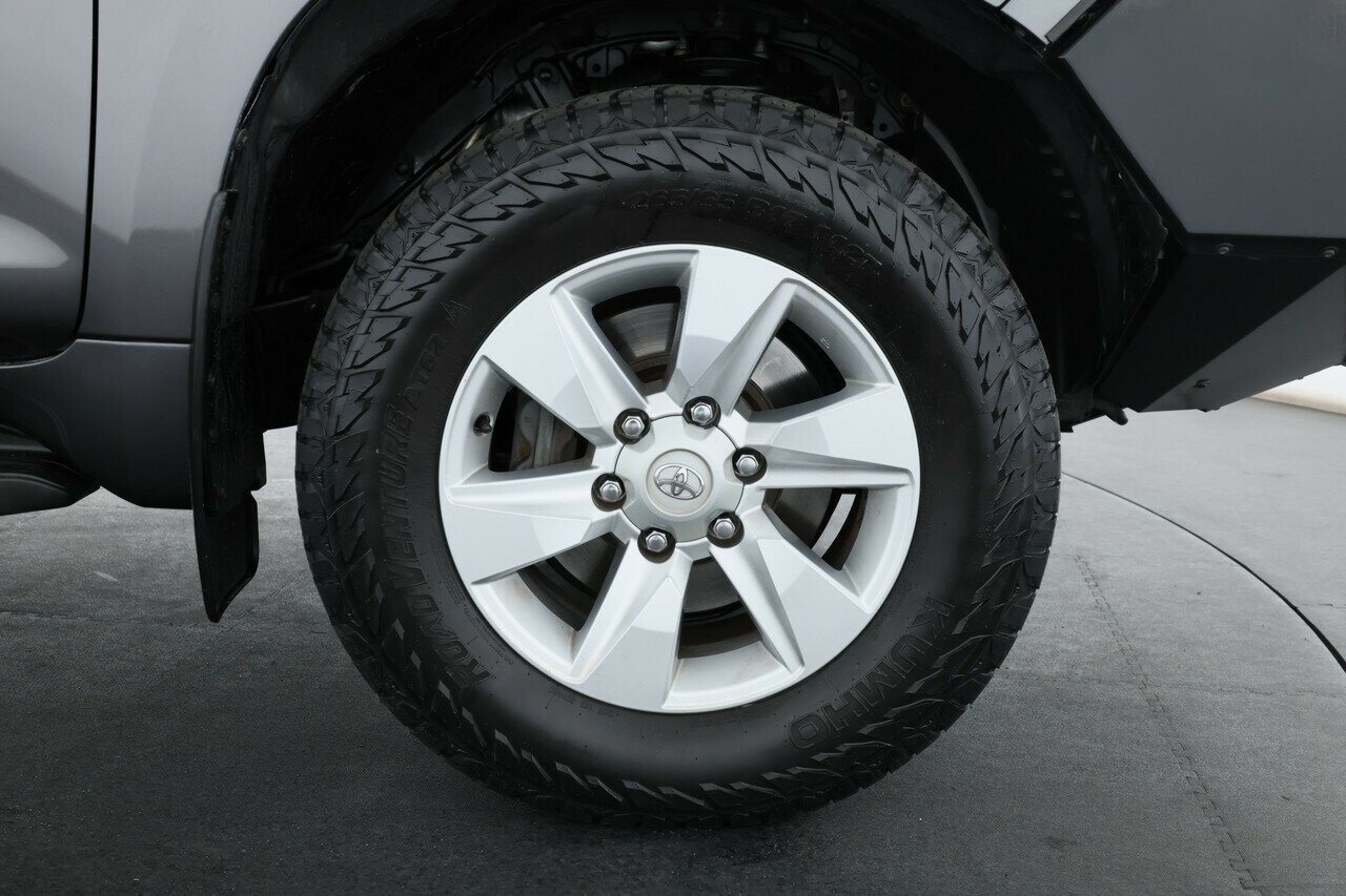 Toyota Landcruiser Prado image 4