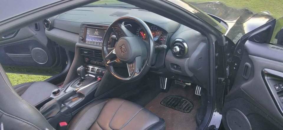 Nissan Gt-r image 4