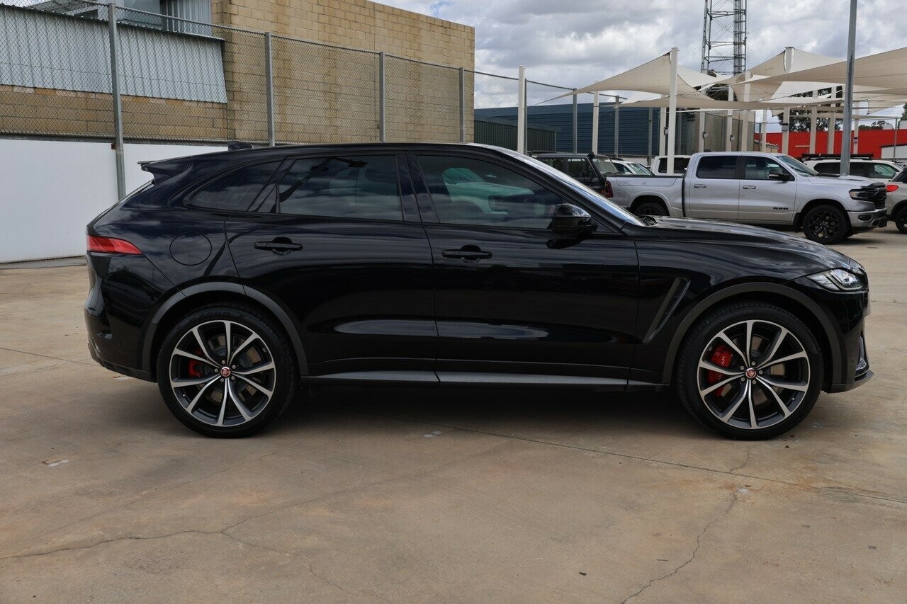 Jaguar F-pace image 2