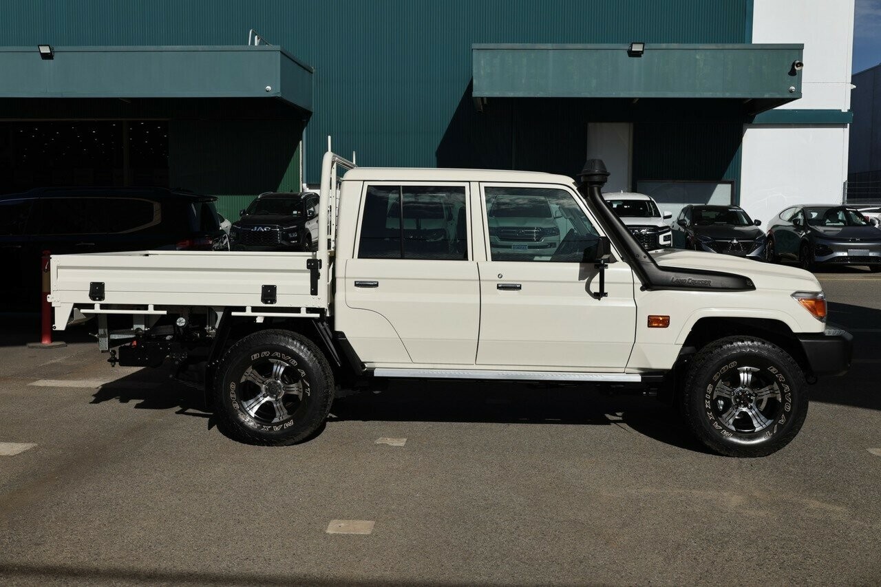 Toyota Landcruiser image 2