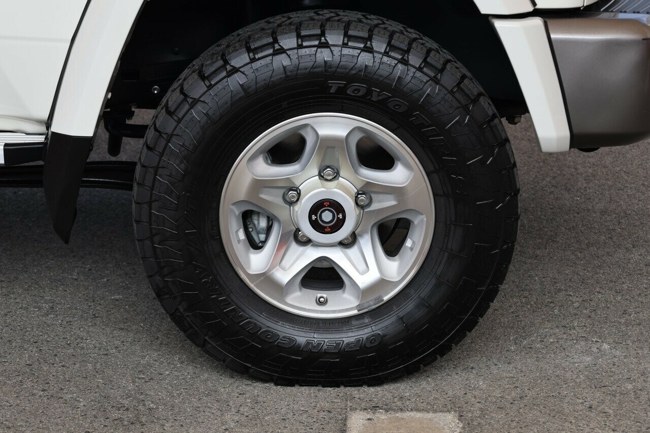 Toyota Landcruiser image 3