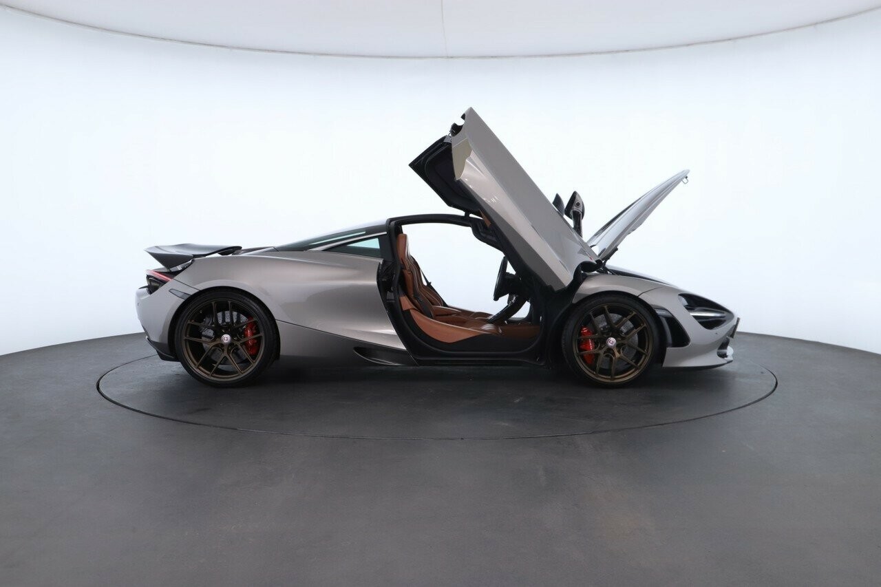 Mclaren 720s image 2