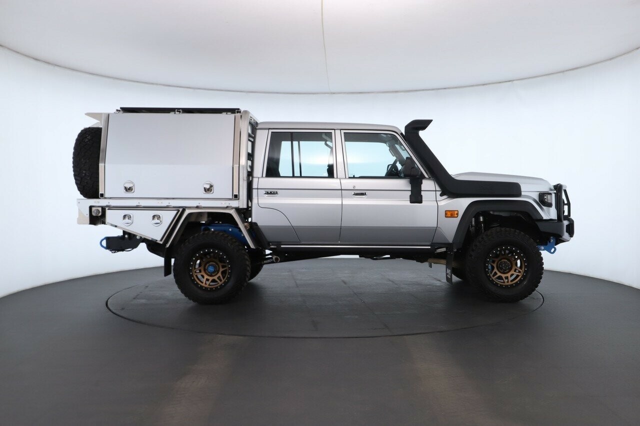 Toyota Landcruiser image 2
