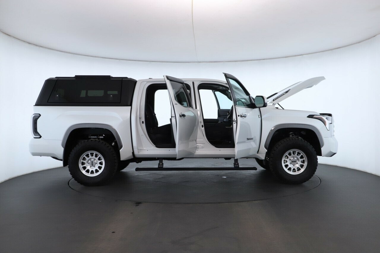 Toyota Tundra image 2