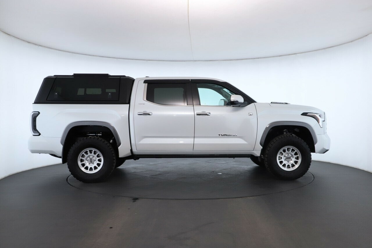 Toyota Tundra image 3