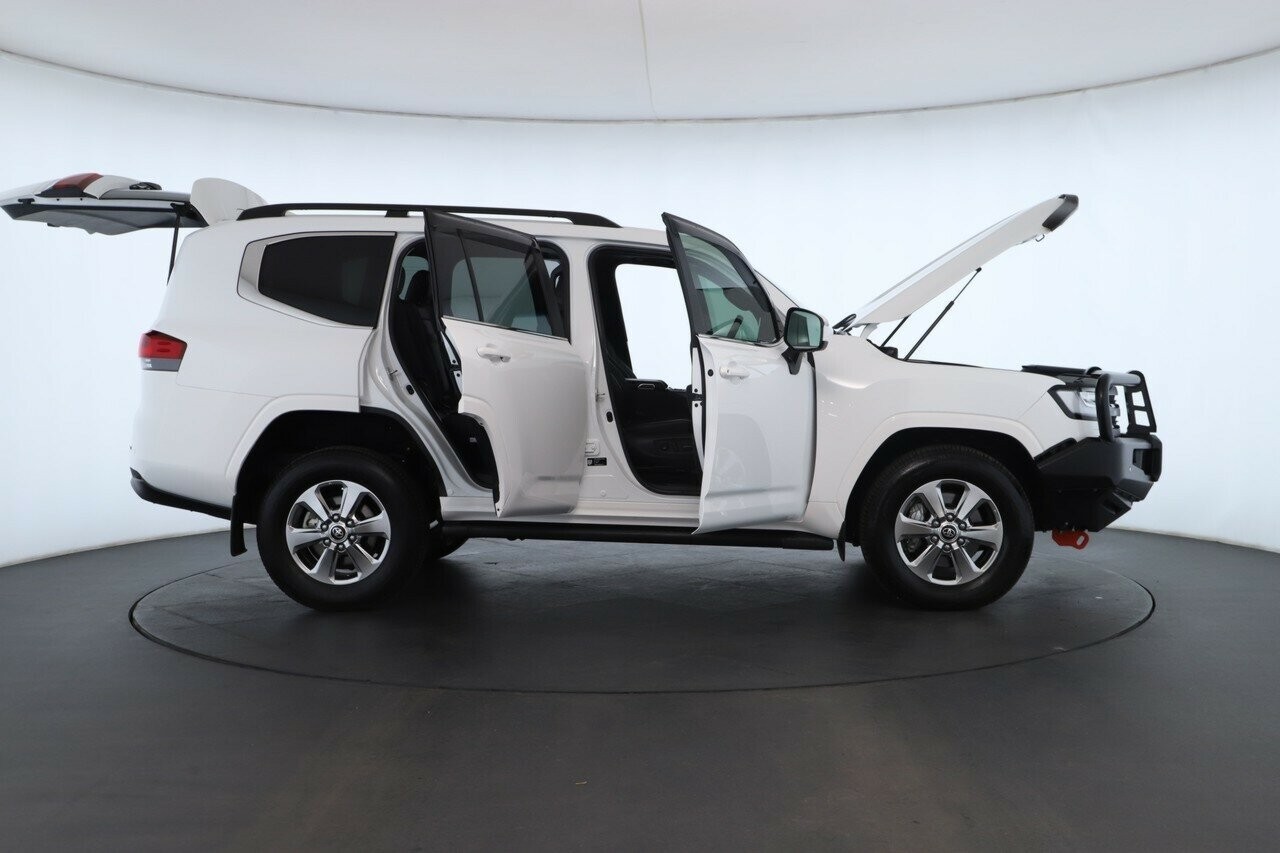 Toyota Landcruiser image 2