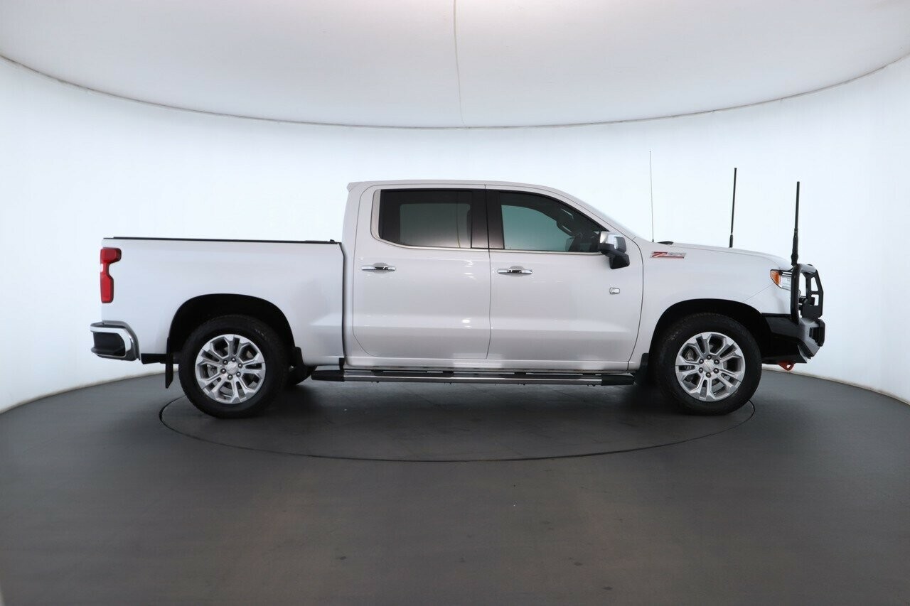 Chevrolet Silverado image 3