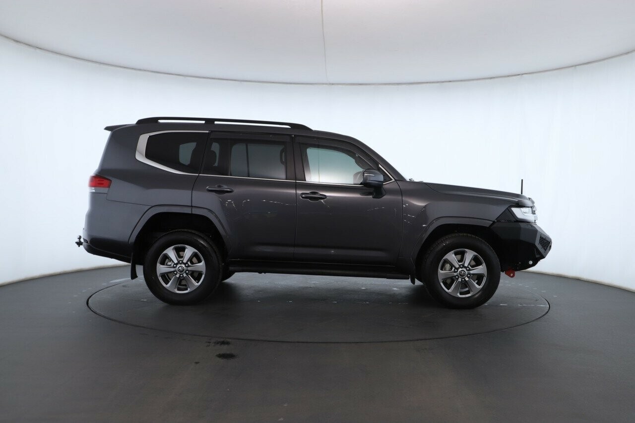 Toyota Landcruiser image 3