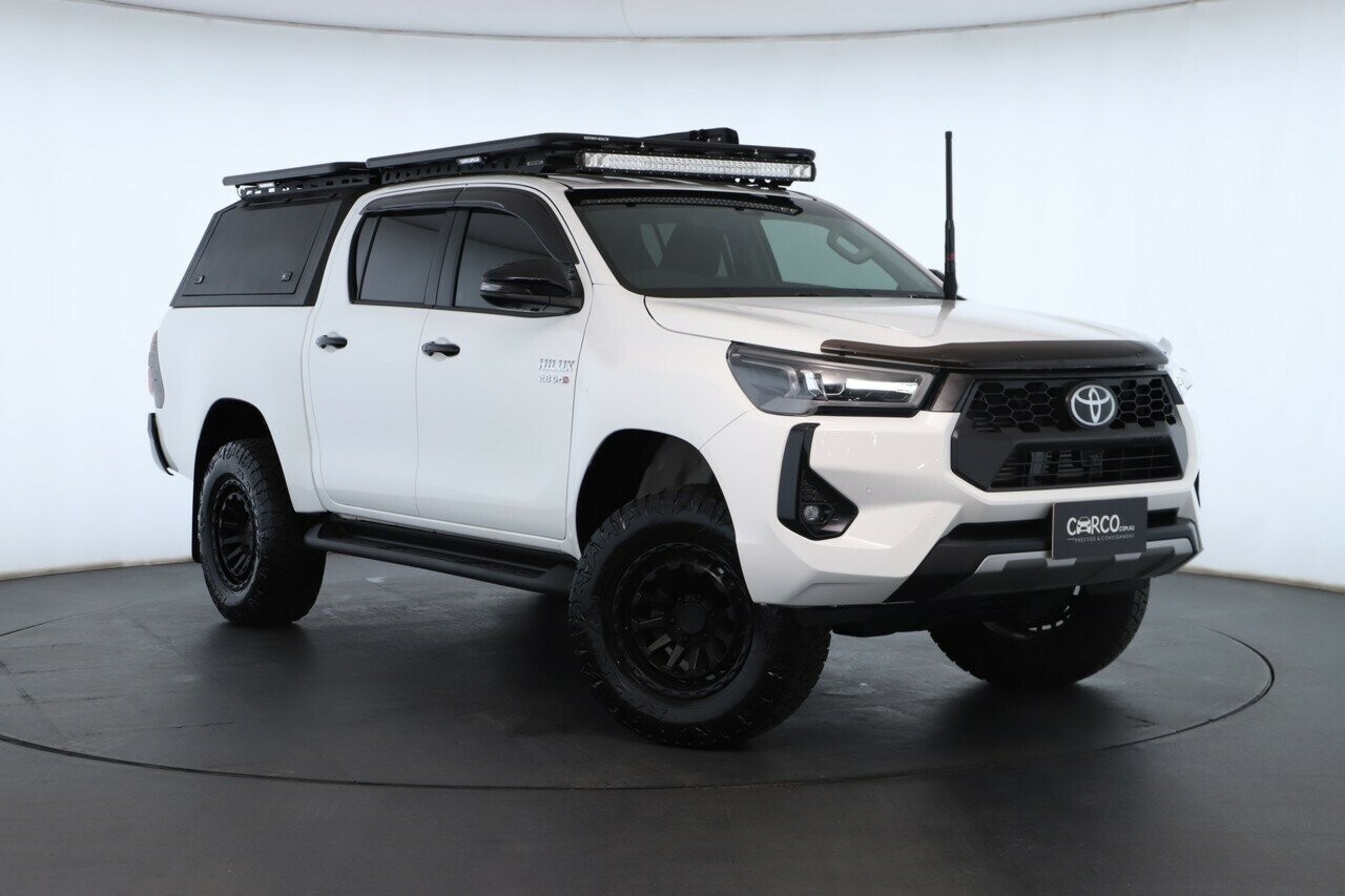 Toyota Hilux image 1