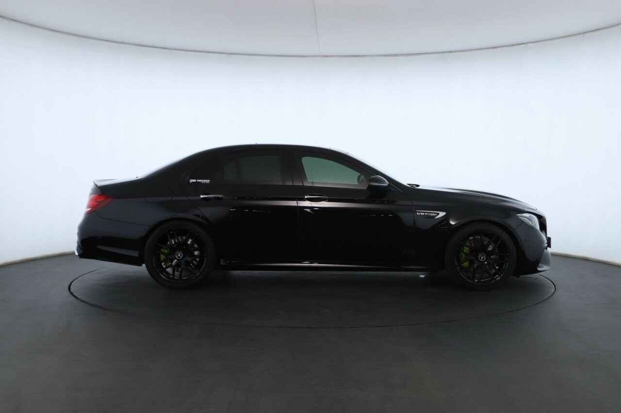 Mercedes Benz E-class image 3