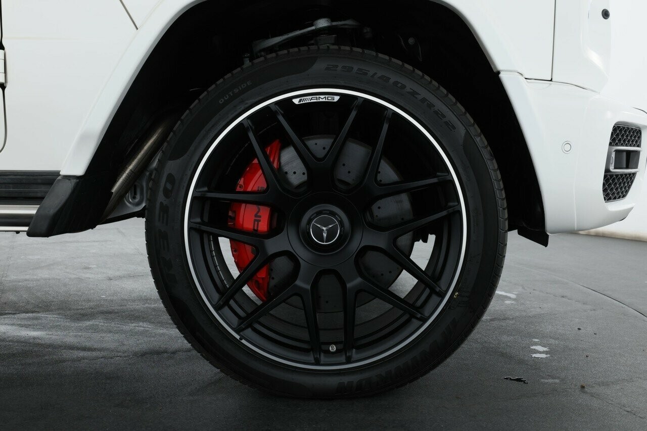 Mercedes Benz G-class image 4