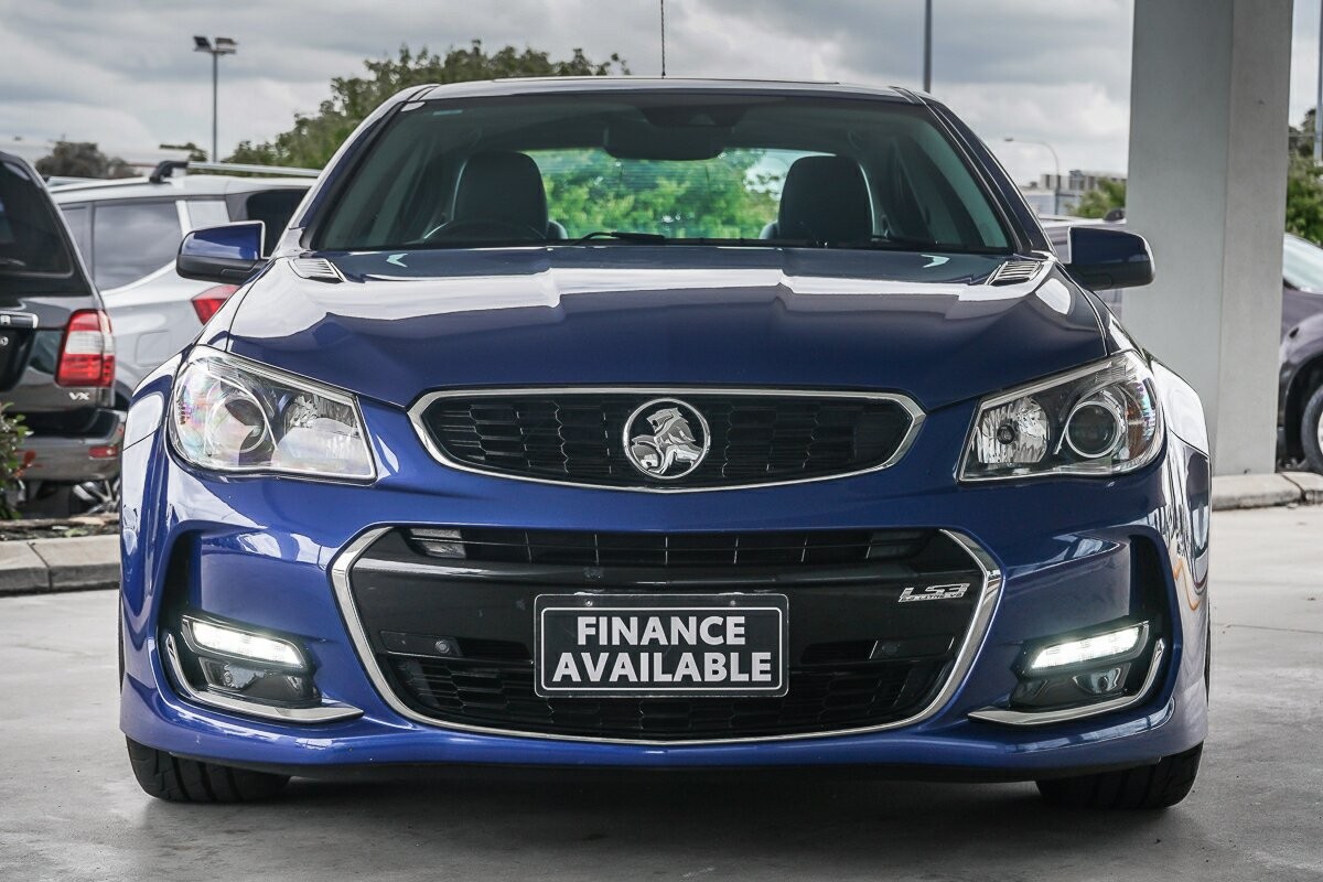 Holden Commodore image 3